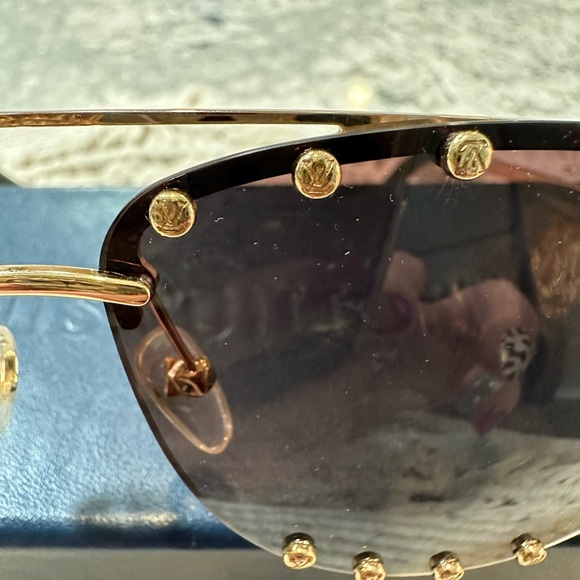 Louis Vuitton Sunglasses - Picture 10 of 13